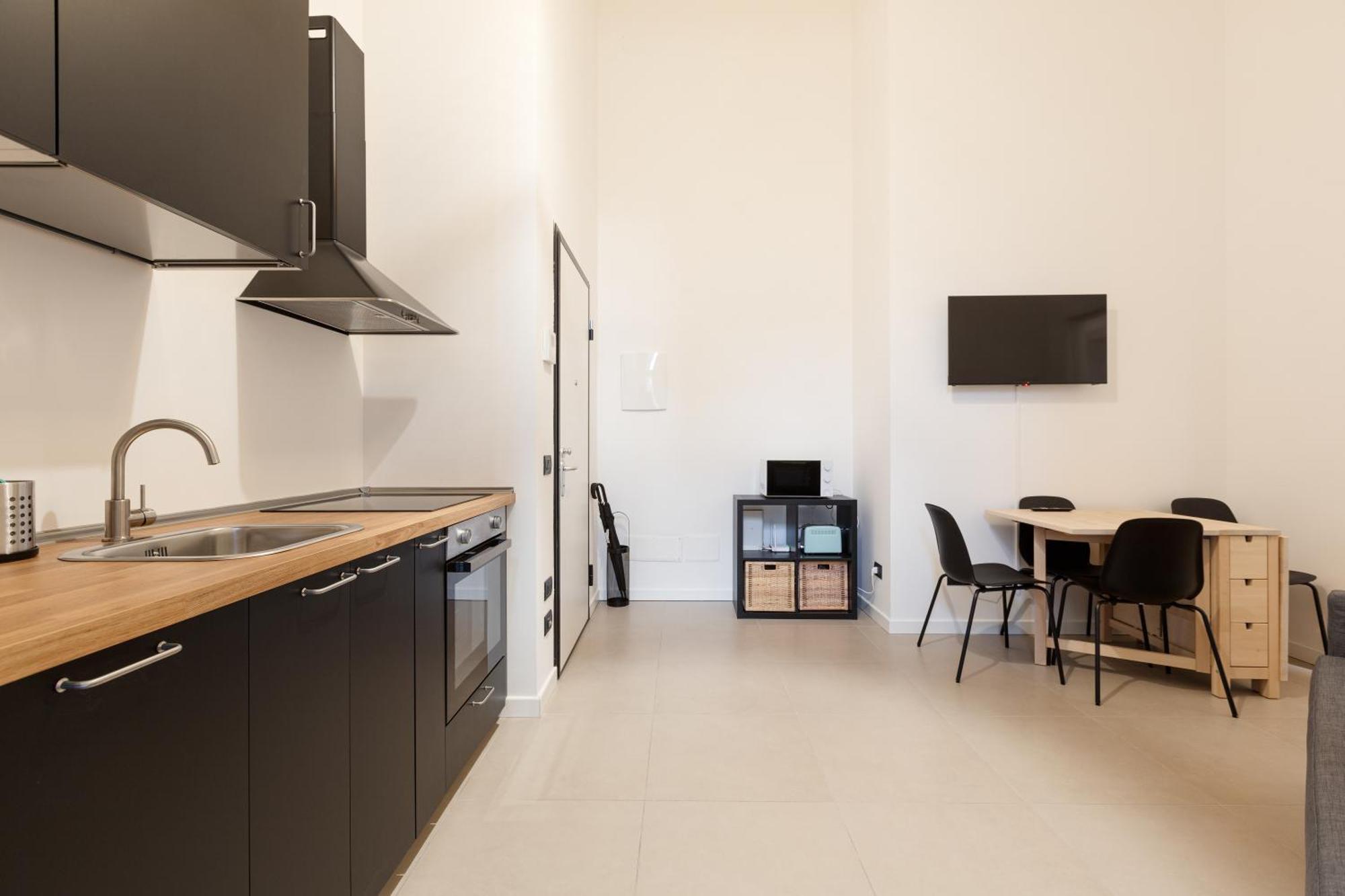 Appartamento Cozy Corner With Balcony And Private Garage! Milano Esterno foto