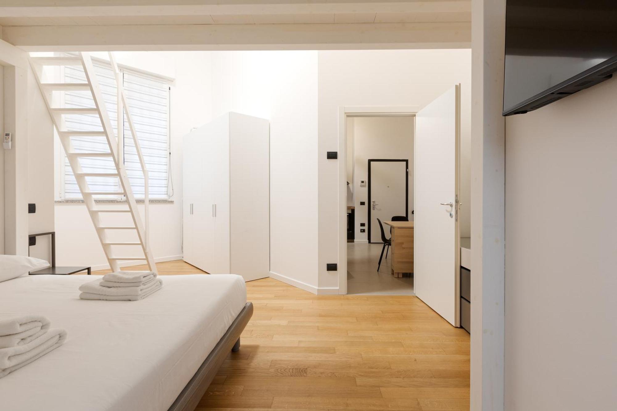 Appartamento Cozy Corner With Balcony And Private Garage! Milano Esterno foto