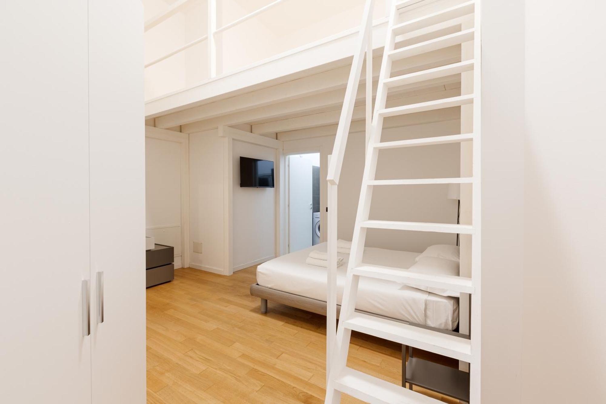 Appartamento Cozy Corner With Balcony And Private Garage! Milano Esterno foto
